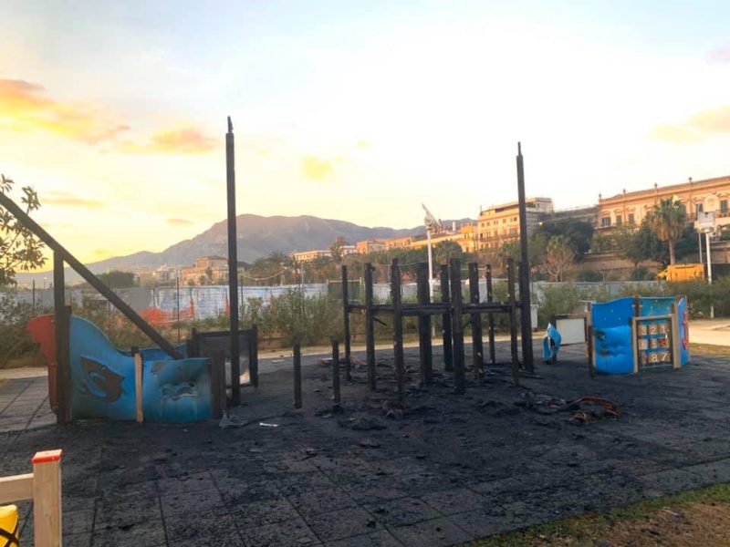 Parco della Salute incendiato nella notte: “Non si rendono conto del danno che fanno a loro stessi”