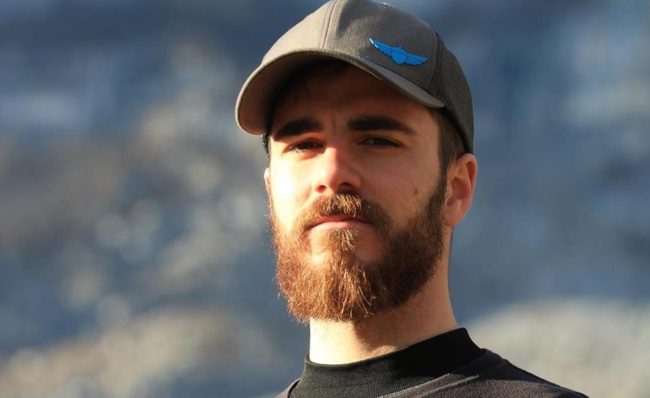 Tragedia in Sicilia, il lancio dal viadotto con la wingsuit e lo schianto al suolo: muore il 25enne Luca Barbieri