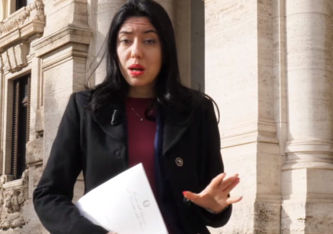 Scuole ed emergenza sanitaria, il ministro Azzolina ne scongiura la chiusura: no alla didattica a distanza