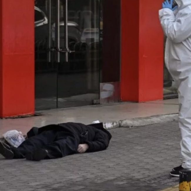 Coronavirus, paura del contagio. Nessun soccorso per un uomo stroncato per strada da un infarto
