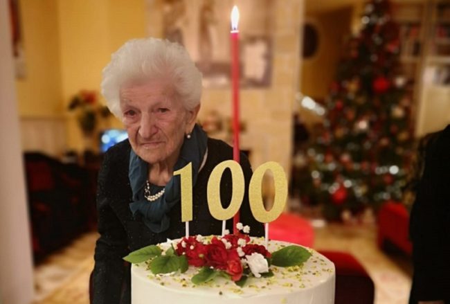Catania, amore per la famiglia e dispensatrice di consigli: Rosaria Costanzo compie 100 anni
