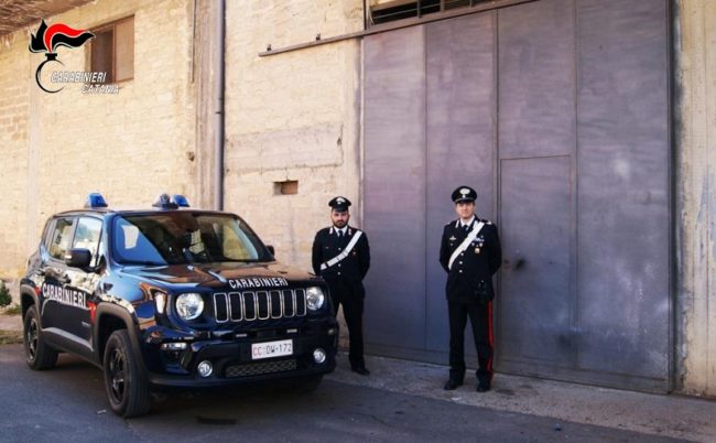 Controlli agli esercizi commerciali: scoperte due officine “fantasma” nel Catanese