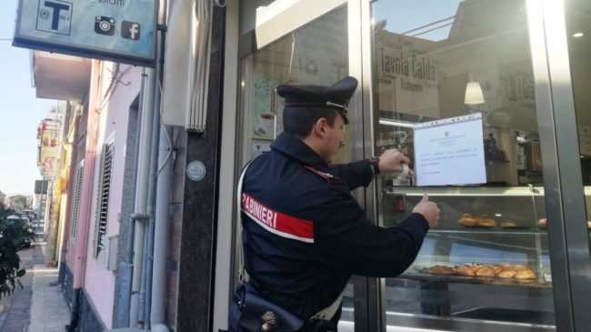 Risse, armi e droga, disposta la chiusura di un noto bar nel Catanese: arriva la decisione del Questore