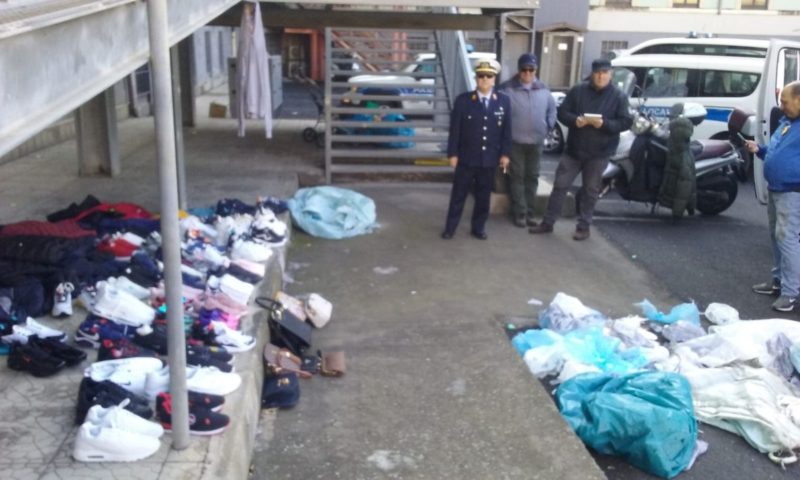 Catania, controlli alla “Fera o’Luni”: sequestrata merce contraffatta, sanzioni per 6 posteggiatori abusivi