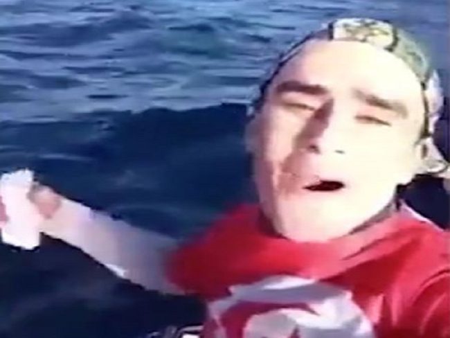 Dalla Tunisia a Pantelleria con il windsurf: impresa immortalata in video da un giovane