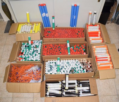 Fuochi d’artificio non previsti nella licenza per la festa di San Sebastiano: indagato co-titolare di una ditta