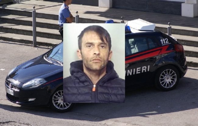 Ruba attrezzature informatiche da scuola nel Catanese: 40enne sorpreso con la refurtiva in auto