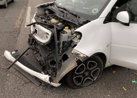 Incidente stradale per Giancarlo Magalli, si schianta con guardail e tampona una seconda auto