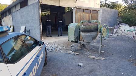 Fossa dei Leoni, gestione illegale di rifiuti pericolosi e abusivismo: pluripregiudicato indagato