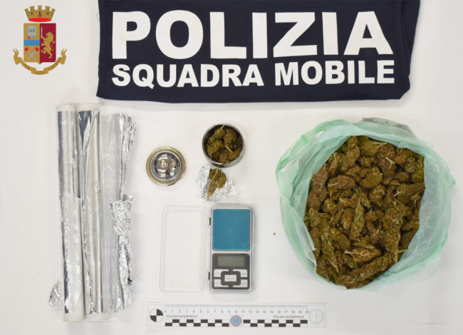 Contrasto allo spaccio, arrestato un 24enne con marijuana nelle tasche dei pantaloni