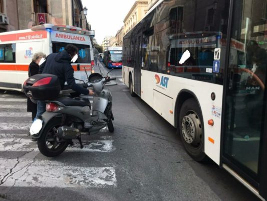Incidente al Borgo, auto e moto si scontrano in piazza Cavour: traffico paralizzato