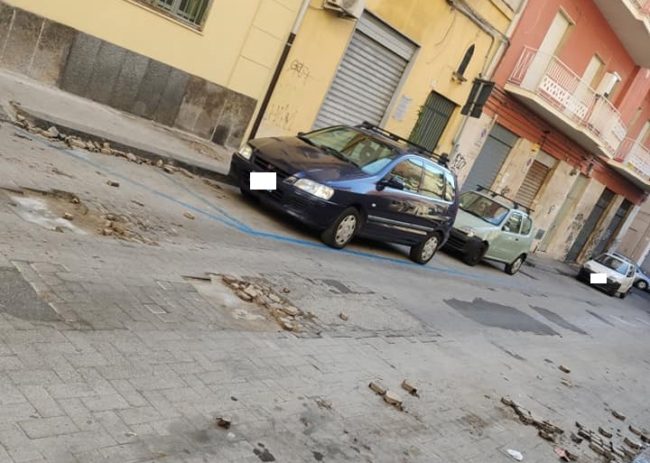 Catania, via Guzzardi nel degrado. Comitato Vulcania: “Strada dissestata e pericolo viabilità” – FOTO