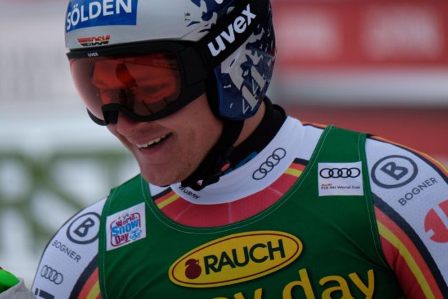 Dressen trionfa a Garmisch, Buzzi 10^, Fill saluta il circo bianco