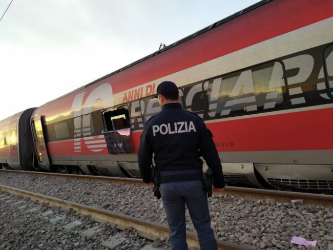 Deraglia treno alta velocita' nel lodigiano, due morti