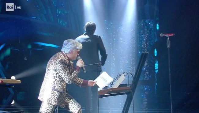 Bugo abbandona il palco di Sanremo, squalificato insieme a Morgan