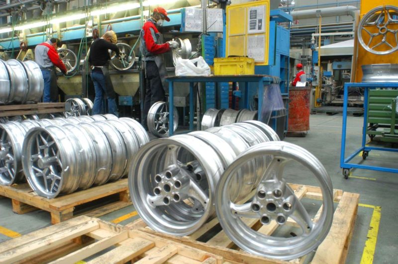 La Commissione Ue apre un'indagine sul dumping cinese per l'alluminio