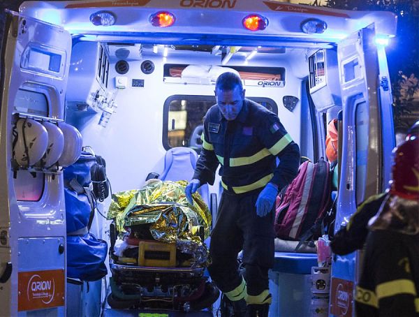 Scontro tra auto e tir nel Tarantino, tre morti