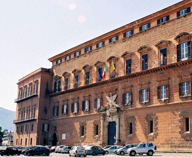 CORONAVIRUS, STOP VISITE TURISTICHE AL PALAZZO DEL PARLAMENTO SICILIANO