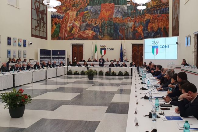 Coronavirus, Spadafora al Coni “Da lunedi' possibile ok a sport”