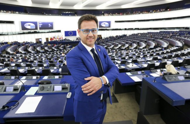 L'europarlamentare contro la quarantena “Ci trattano da appestati”