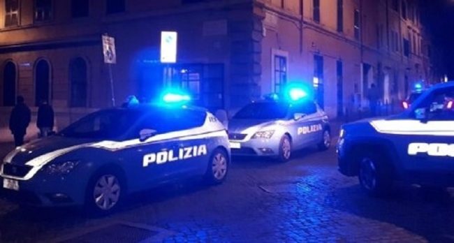 “Questo cellulare mi appartiene”, ragazzo aggredito mentre passeggia: strattoni e violenze. Ladro arrestato