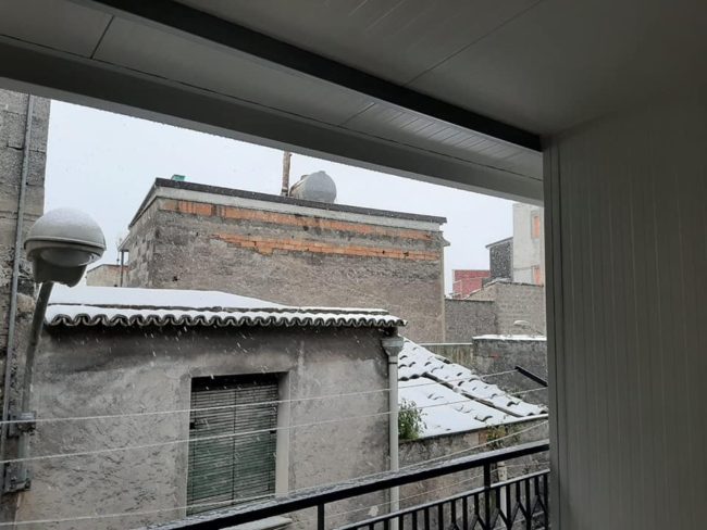 Freddo, neve e pioggia nel Catanese: perturbazione di aria artica in corso