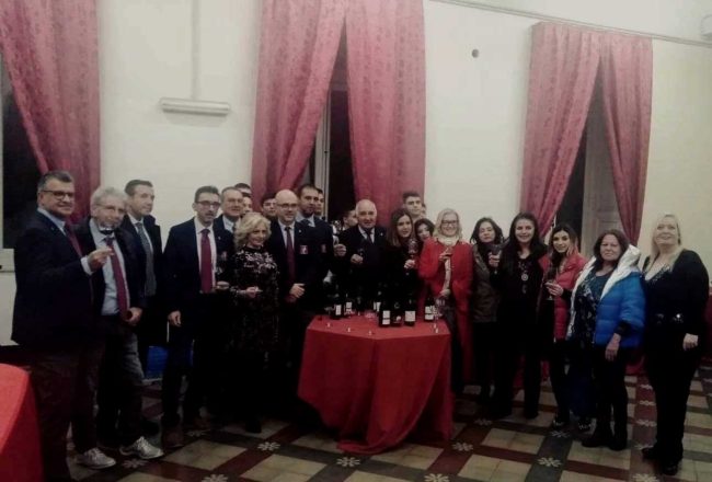 Consegnato a Sara Pettinato il ricavato dell’asta di beneficenza della grande festa “Terrazza Agata”