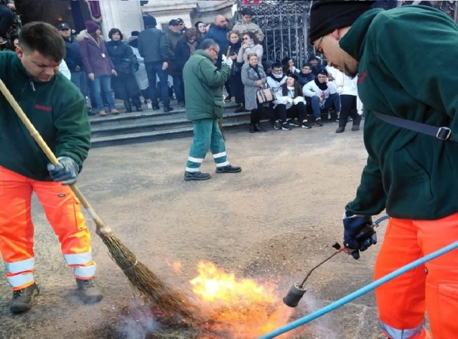 Post festa di Sant’Agata, via alla pulizia di piazze e strade per il ripristino della regolare circolazione