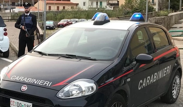 Lungo inseguimento nella notte: carabinieri arrestano due pregiudicati per furto
