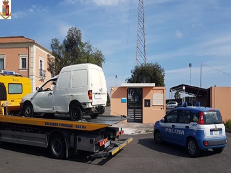 Catania, indagate nove persone per invasione di terreno: sequestrata anche “quantità industriale” di droga