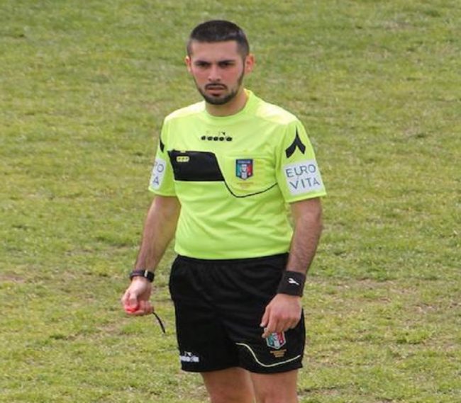 Una vita spezzata mentre inseguiva un sogno. Arbitro 25enne muore in incidente stradale: fischietti con lutto al braccio questo week-end