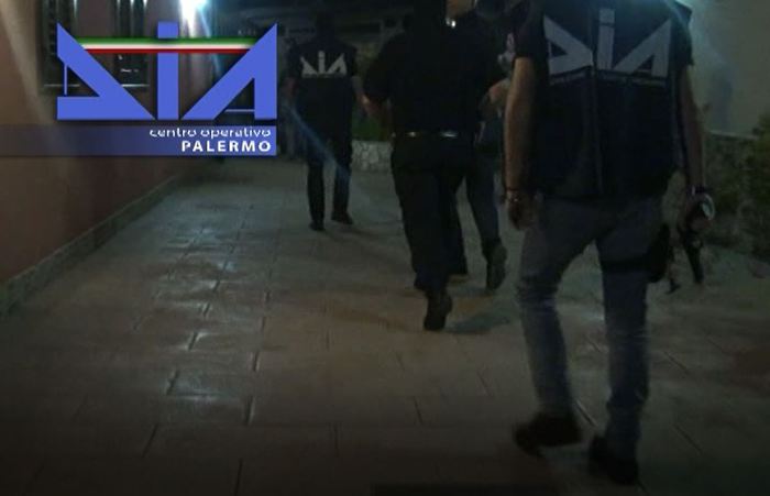 Operazione “White Shark”, colpo alla famiglia mafiosa dell’Arenella: rispetto e devozione per Gaetano Scotto, 8 arresti
