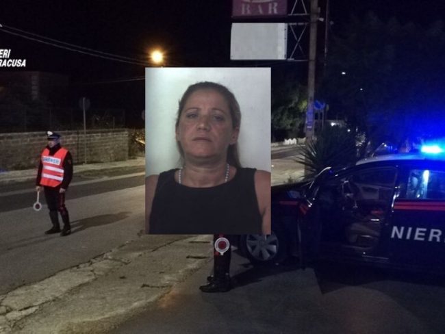 Rubano bracciale in oro da gioielleria in noto centro commerciale: coppia di malviventi arrestata