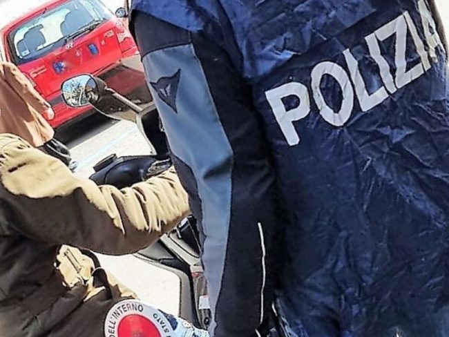 Posto di blocco a San Cristoforo, minore tenta la fuga alla vista dei Falchi: cocaina in pietra negli slip