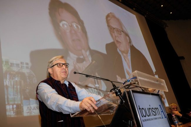 Vittorio Sgarbi ricorda Sebastiano Tusa: “Su quell’aereo dovevo esserci io”