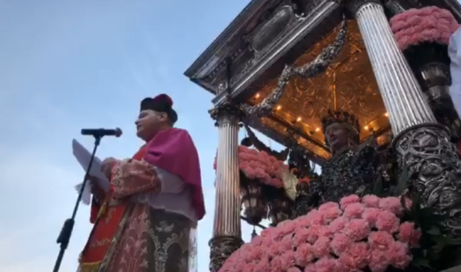 “Al Signore Sant’Agata chiede che la nostra vita sia ricca di coraggiosa intraprendenza”: dopo il discorso di monsignor Scionti, inizia il giro esterno