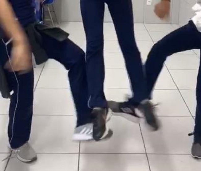 “Skullbreaker Challenge”, la nuova e pericolosissima moda online. Preoccupazione anche in Sicilia
