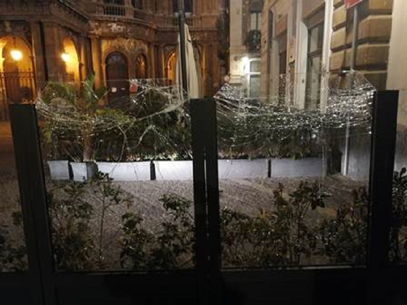 Movida di Catania pericolosa, danneggiati noti pub: nel mirino uno straniero ubriaco e un 28enne