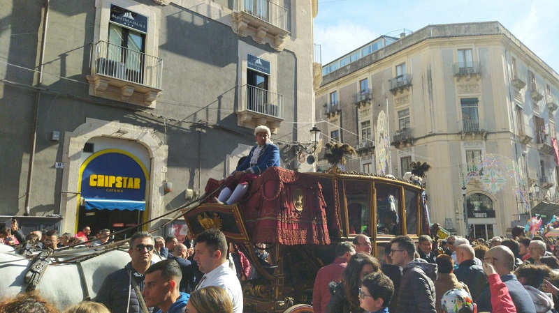 L’attesa è finita: entra nel vivo la festa di Sant’Agata. Carrozza del Senato in giro per Catania