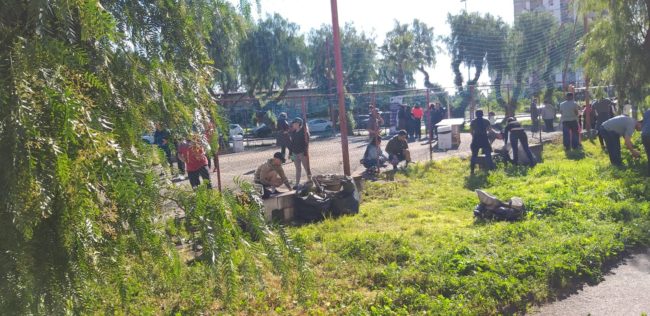Catania, degrado e incuria in via Capo Passero: militari e studenti impegnati nella riqualificazione di un’area ludica – FOTO