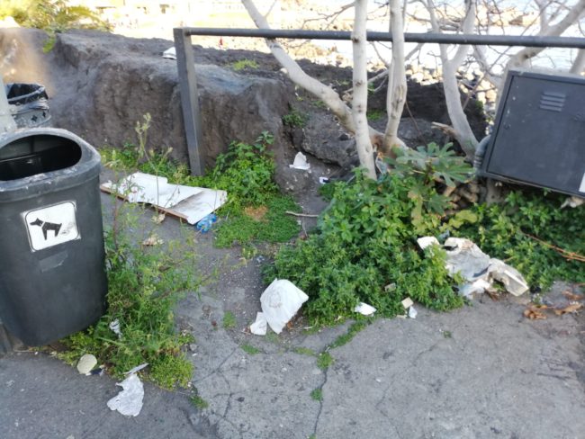 Catania, “immondezzaio” Li Cuti: rifiuti e incuria nell’ex perla nera della tintarella – FOTO