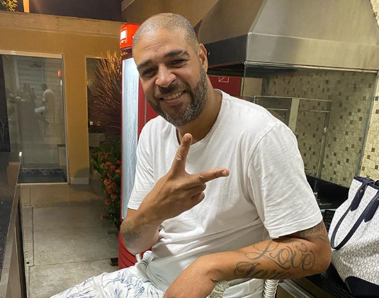 “È morto Adriano”, ma è una bufala: l’ex attaccante posta una foto sui social ed esorcizza la vicenda