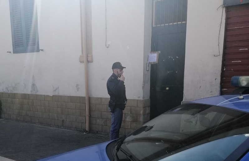 Ospite di una casa-famiglia “fantasma” trovato in strada in pigiama a gridare: denunciata titolare e sequestrata struttura