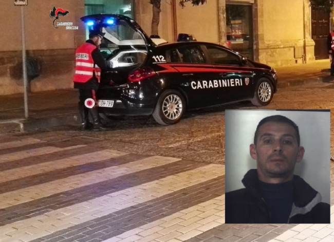 Tenta una manovra evasiva ma viene bloccato dai carabinieri: arrestato 36enne per detenzione di sostanze stupefacenti