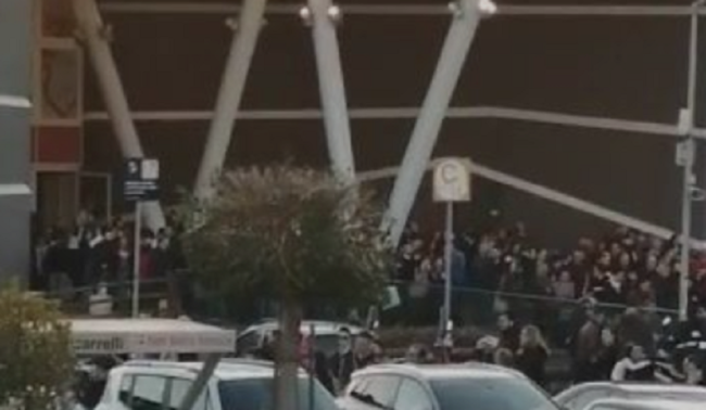 “Fuggi fuggi” al Centro Sicilia: tra feriti, testimonianze e video vi raccontiamo l’accaduto