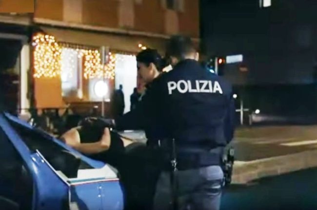 Catania, in giro senza motivo: 7 denunciati, sanzionati 2 parcheggiatori e denunciato titolare di un bar aperto