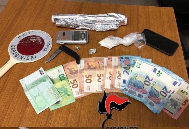 Camera di un B&B come sede per attività di spaccio: arrestato Daniele Campo