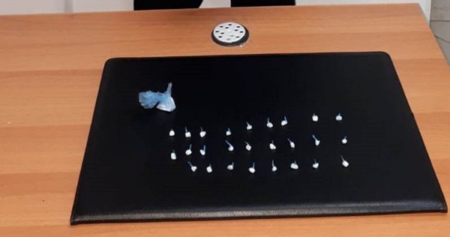 Crack e hashish a coetanei, arrestati due 19enni in via Nunzio Nasi