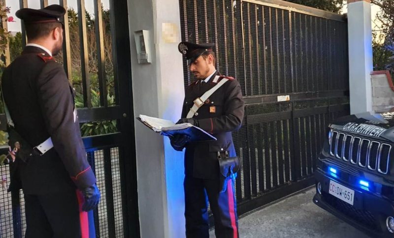 Furto in villa: topo d’appartamento incastrato da un militare fuori servizio