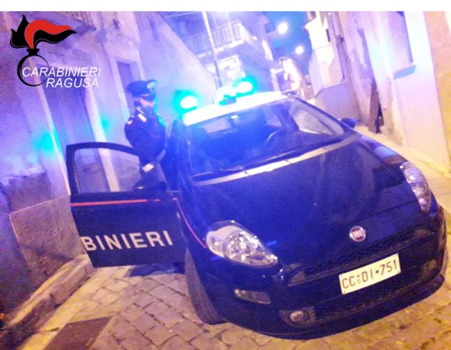 Investe il nuovo fidanzato della ex e lo accoltella più volte: 23enne arrestato per tentato omicidio aggravato